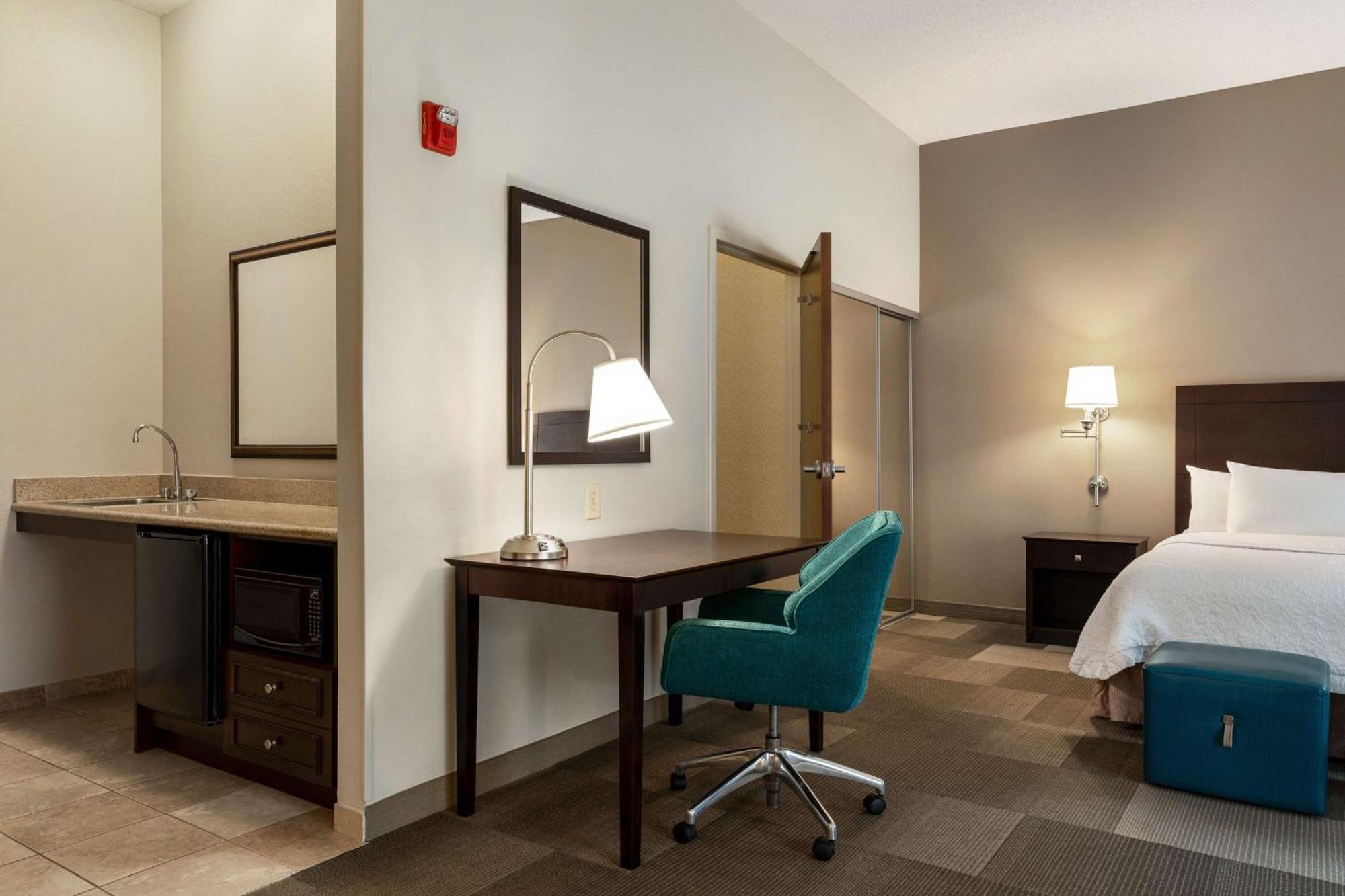 Hampton Inn & Suites Atlanta Airport West Camp Creek Pkwy College Park Εξωτερικό φωτογραφία