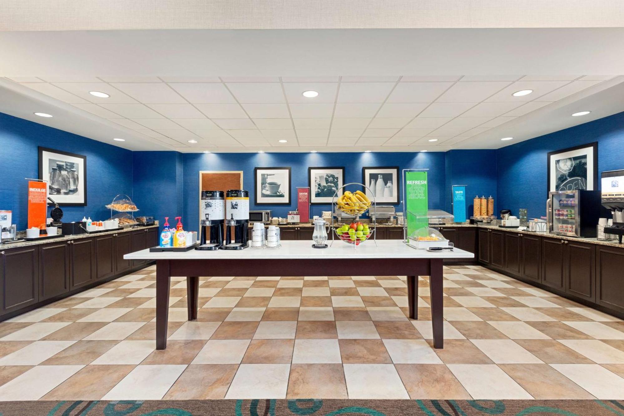 Hampton Inn & Suites Atlanta Airport West Camp Creek Pkwy College Park Εξωτερικό φωτογραφία